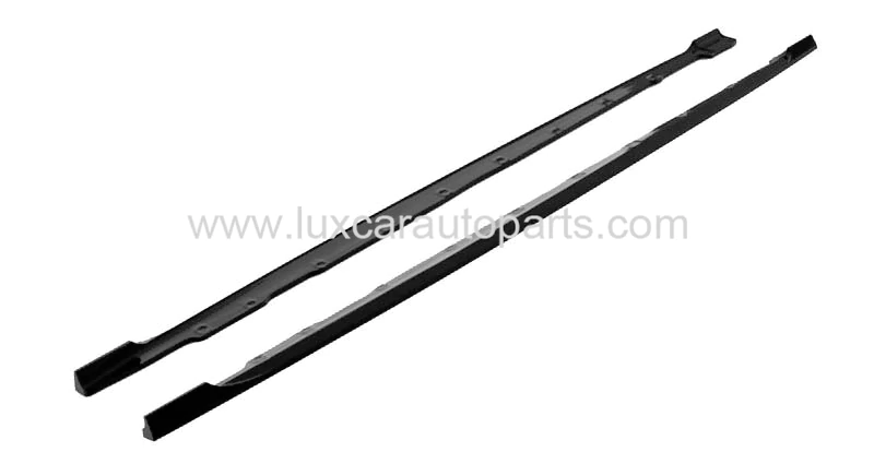 bmw-1-series-f40-mt-135i-side-skirt.webp