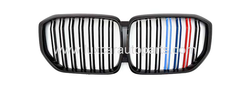 bmw-x5-g05-m-grille-m-color-stripes.webp