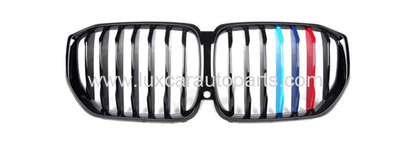 bmw-x5-g05-mp-grille-tri-color-stripes.webp