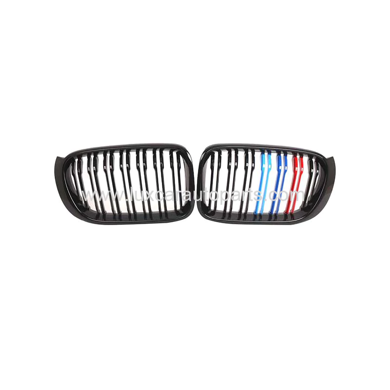 bmw-x4-f26-m-grille-m-color-stripes