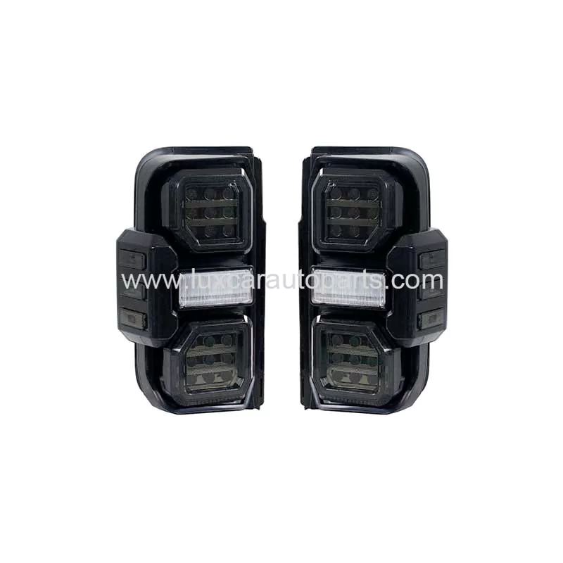 ford-bronco-triple-square-taillights