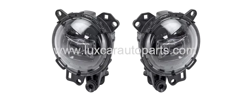 land-rover-defender-oe-fog-lamp.webp