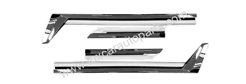 lexus-lx600-chrome-body-side-moldings.webp